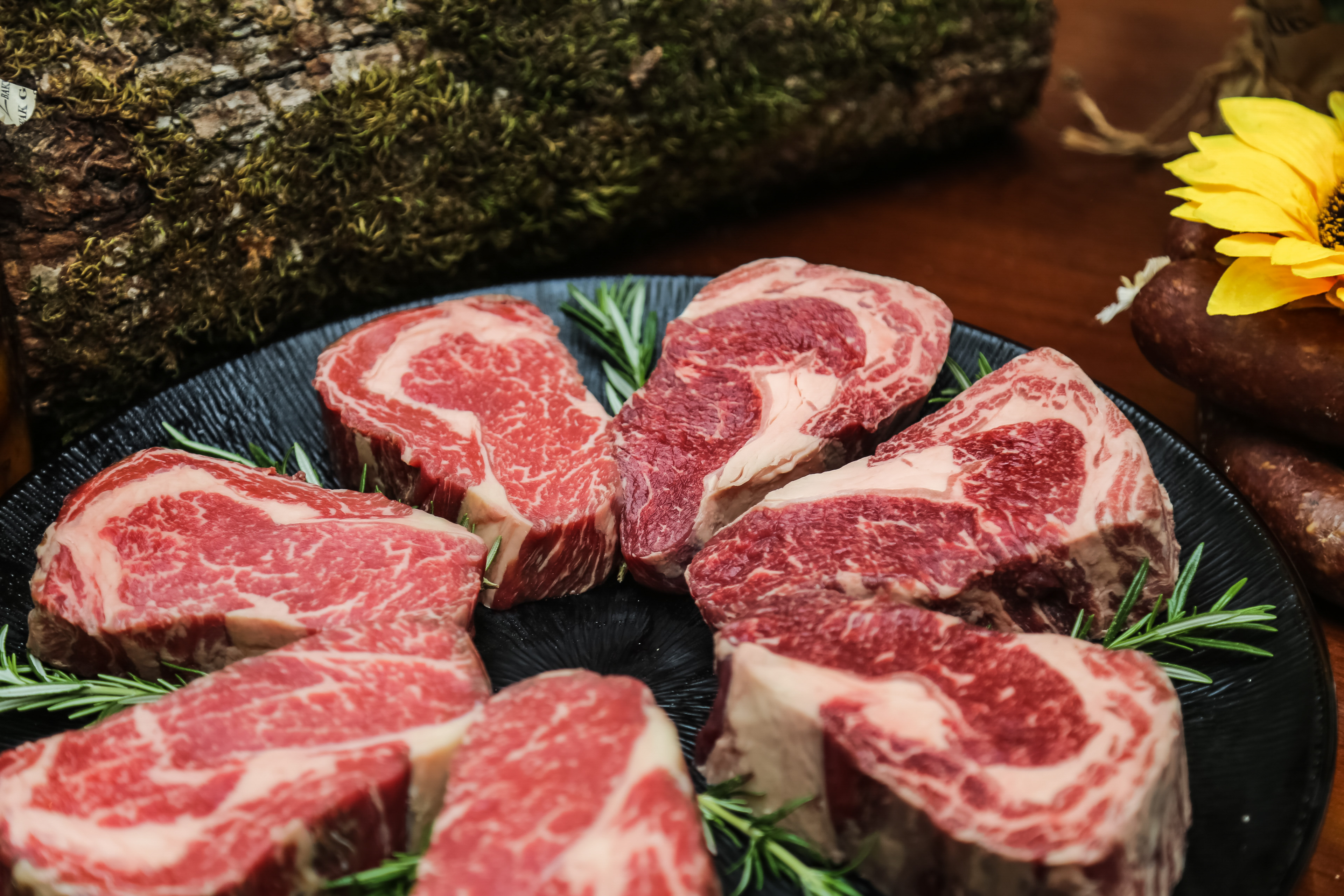Make the Best of Restaurant Offers from Tariq Halal