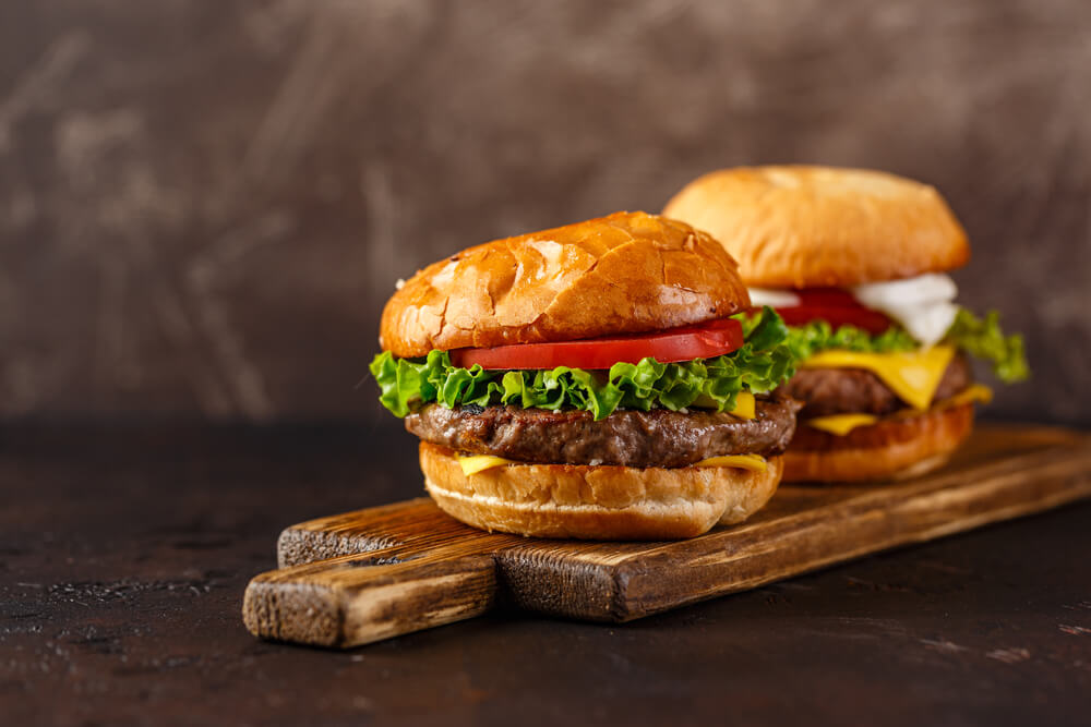 How to Make the Perfect Beef Burger: Tips and Tricks for Juicy and Delicious Results