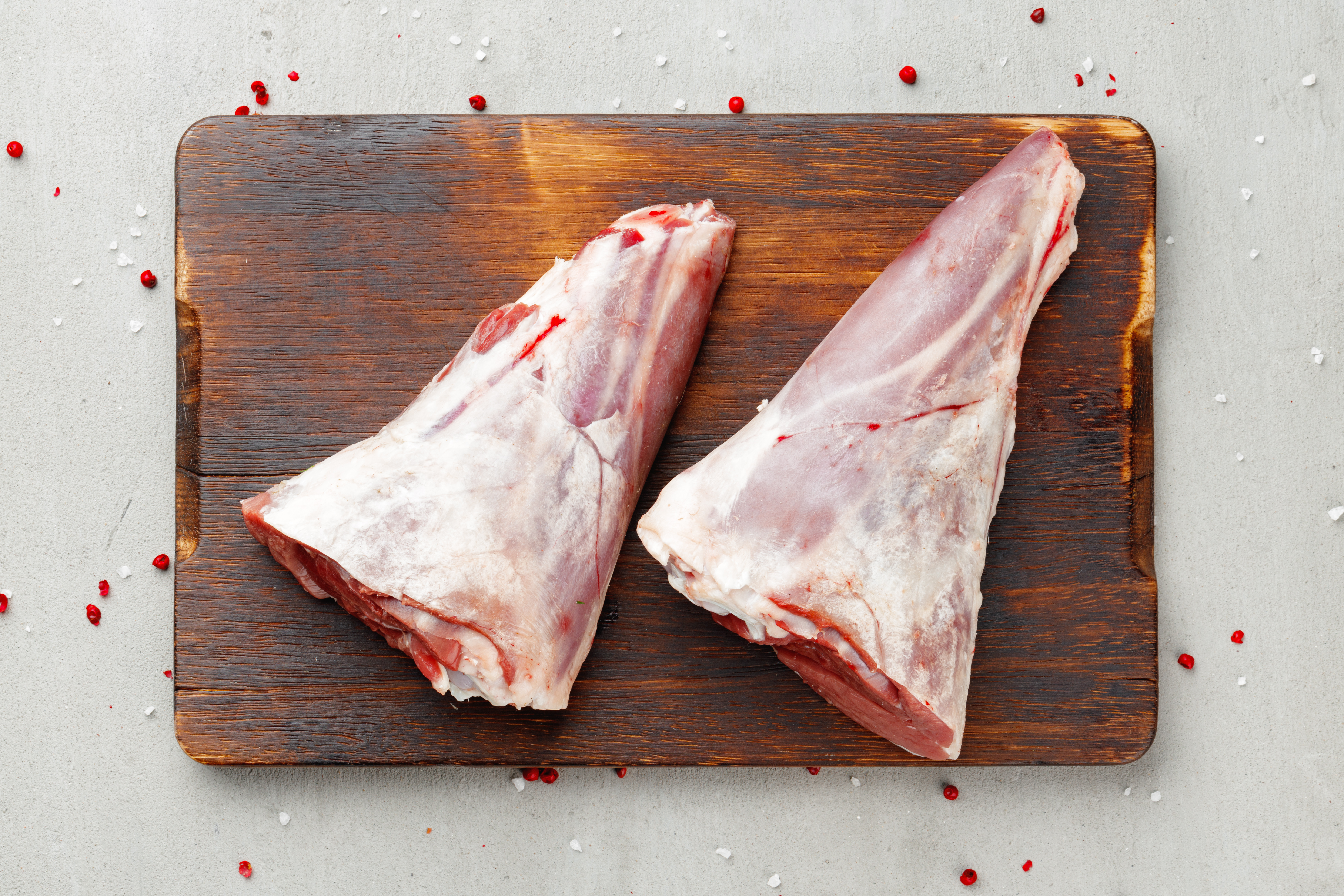 Mutton Shank vs. Lamb Shank: A Comparison of Taste and Texture