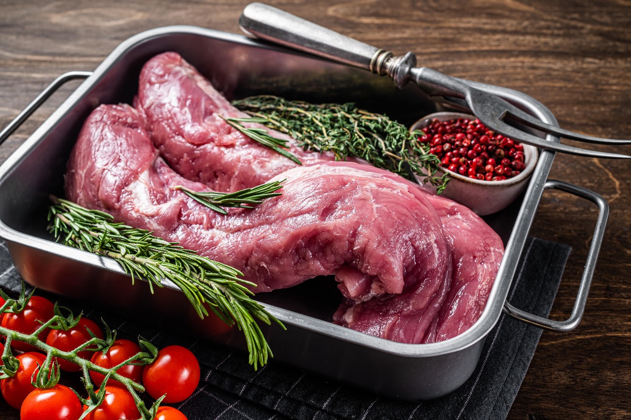 Halal Boneless Lamb Shoulder vs. Bone-in: Which One Should You Choose?