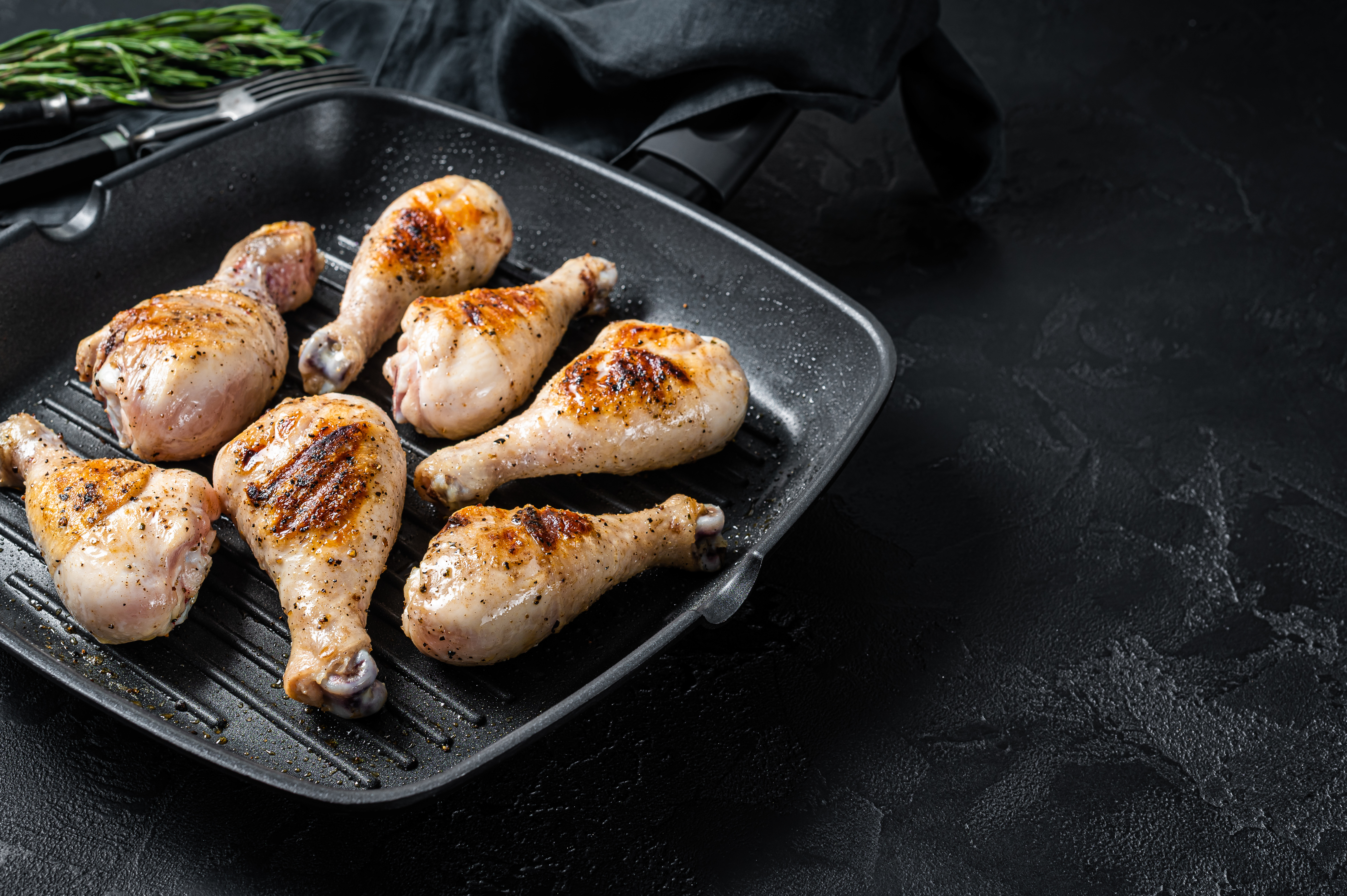 Delicious Ways to Savour Halal Grilled Chicken Drumsticks