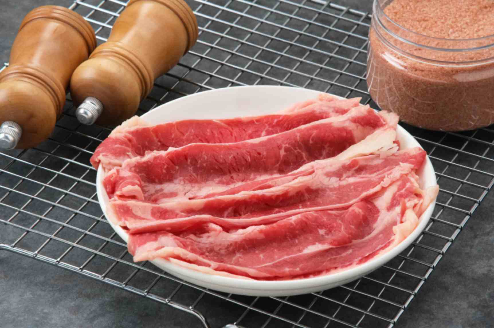 Lamb Bacon vs Beef Bacon: What’s the Difference? 