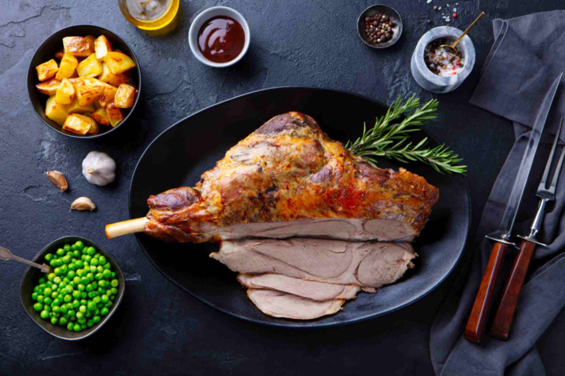 Bone-In vs Boneless Lamb Shoulder: Which Is Better for Roasting?