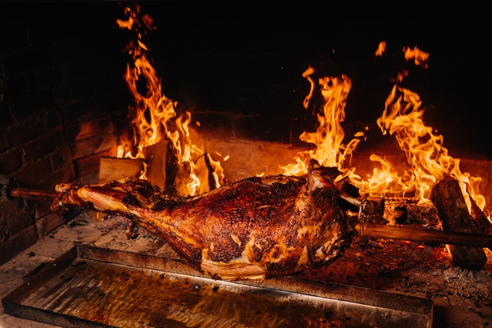 What are the optimal cooking temperatures for beef and lamb?